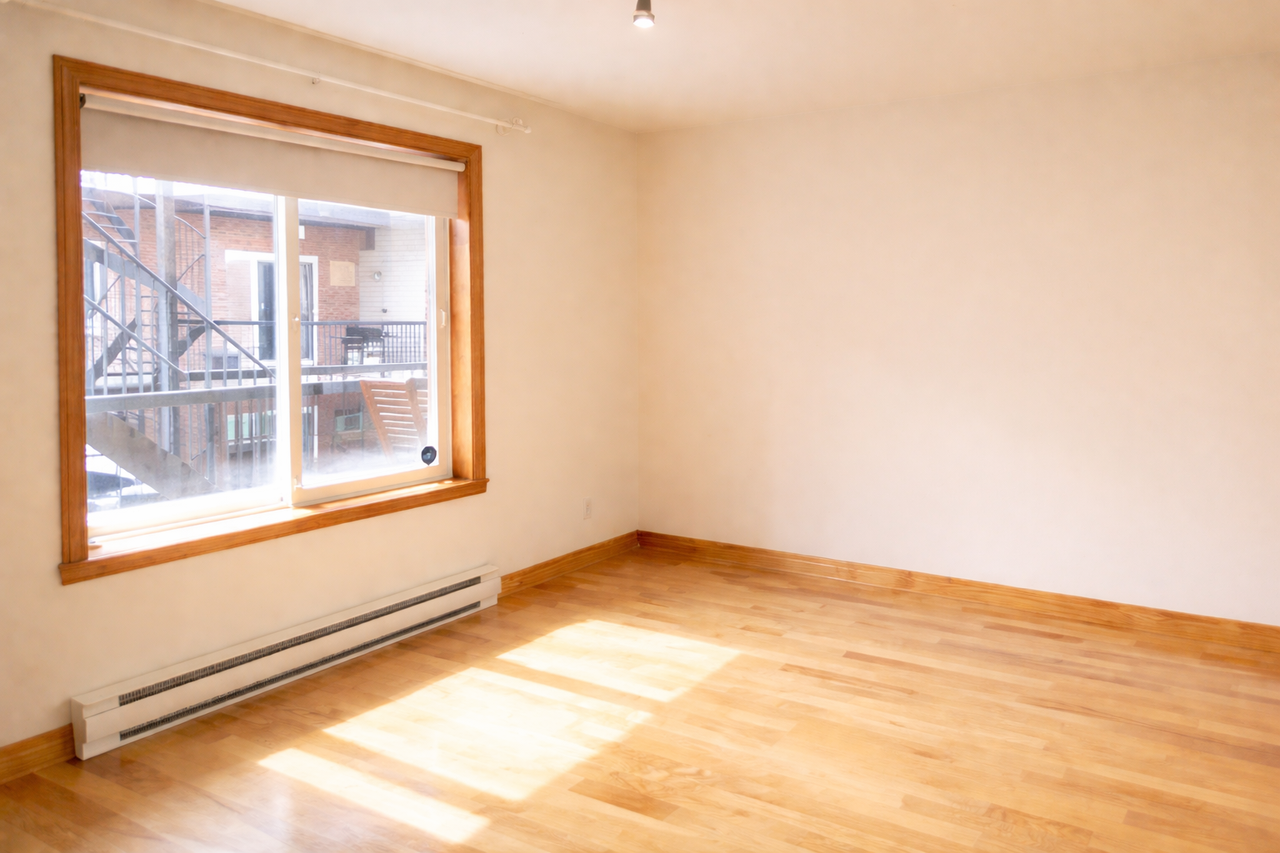 1944 Rue Montcalm - Photo 5 of 9