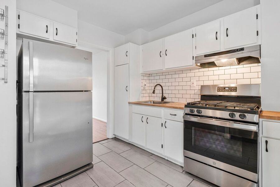 1345 Riggs St Nw - Photo 4 of 42