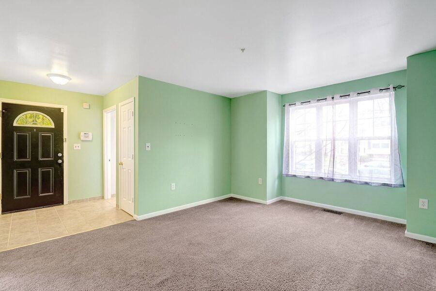 1121 Varney St Se - Photo 3 of 46