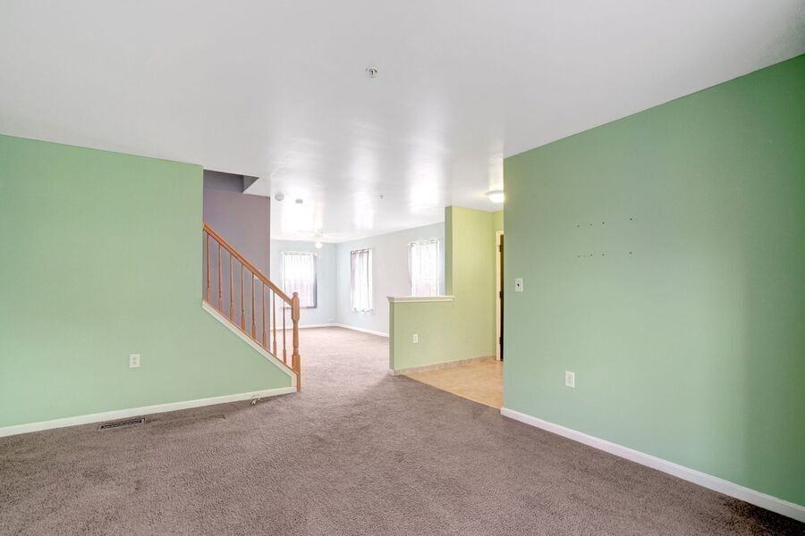 1121 Varney St Se - Photo 4 of 46