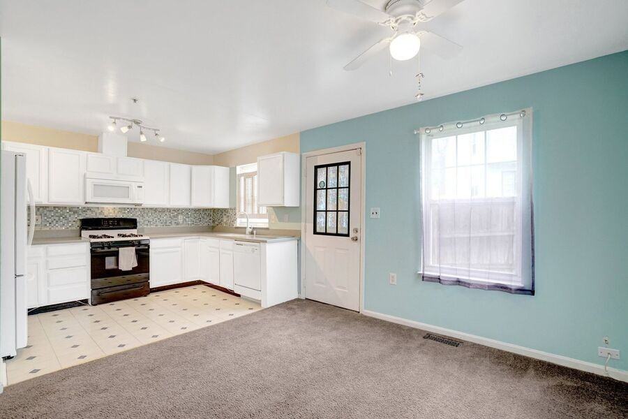 1121 Varney St Se - Photo 7 of 46