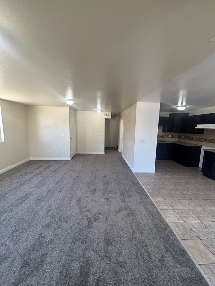 441 East 41st Street - Photo 3 of 21