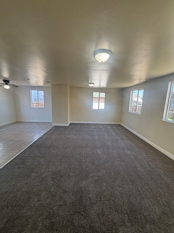 441 East 41st Street - Photo 5 of 21