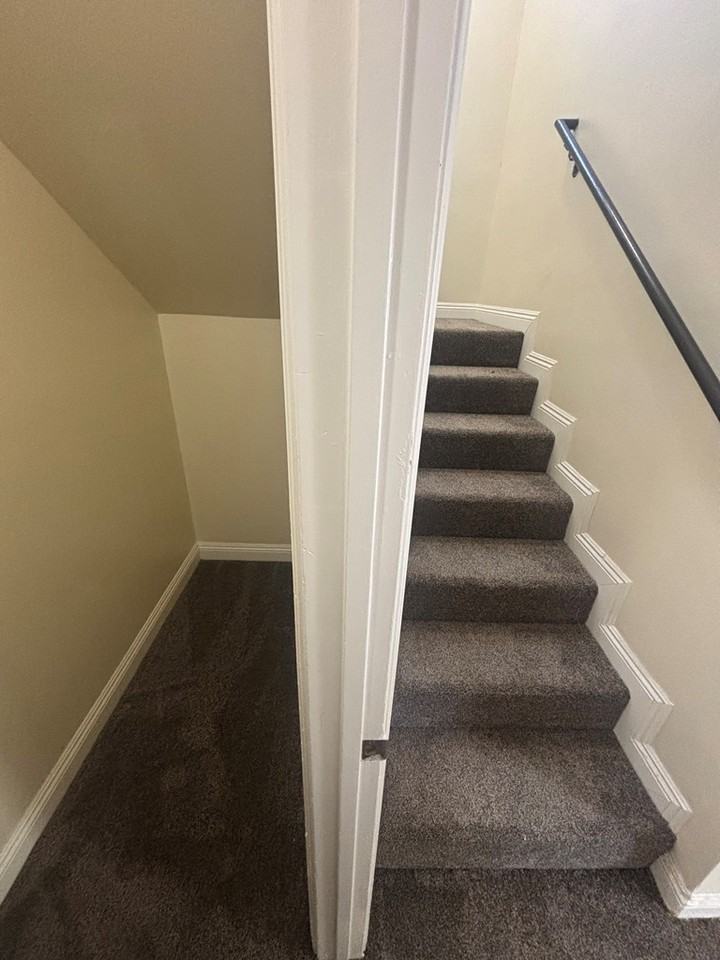 441 East 41st Street - Photo 6 of 21