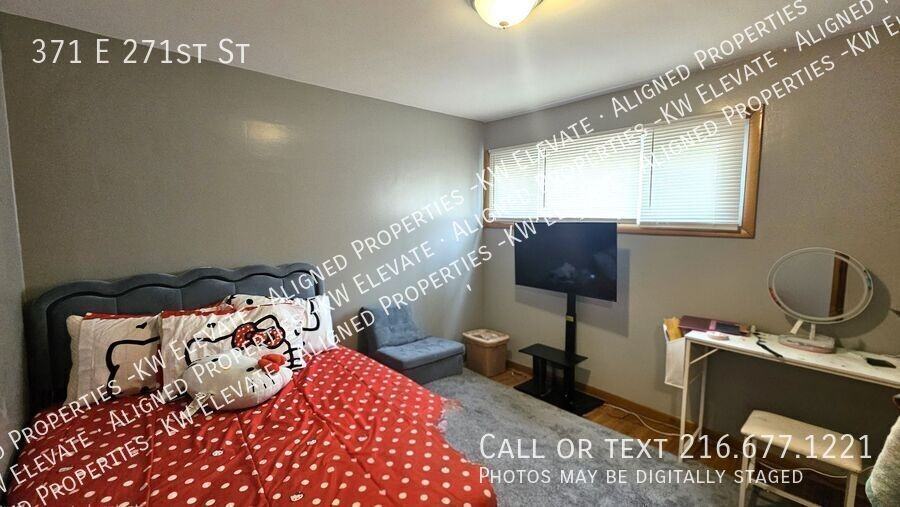 371 E 271st St - Photo 4 of 19