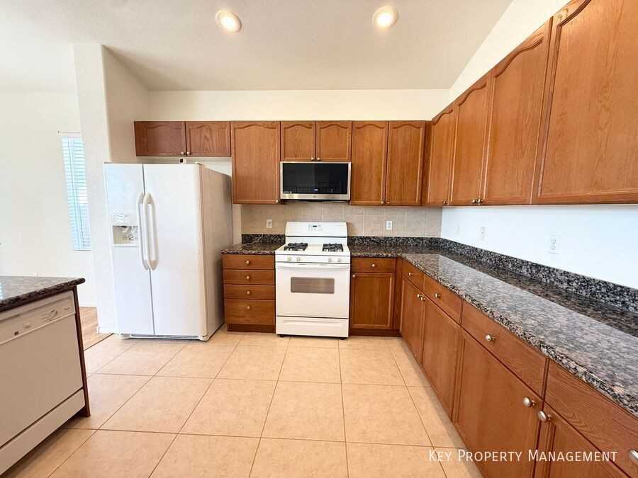 7998 Half Moon Point Dr - Photo 7 of 27