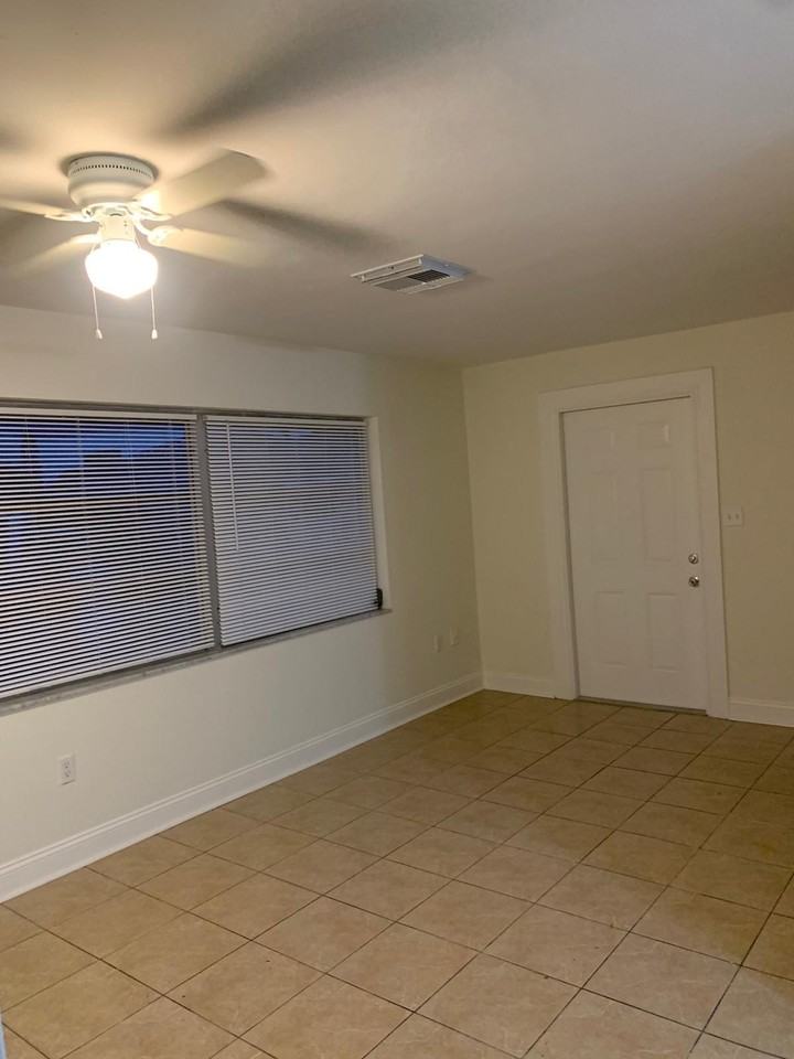 230 Sw 47th Ter #230-1 - Photo 3 of 12