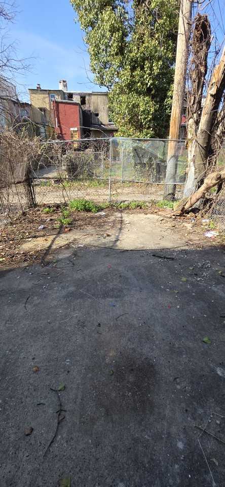 1828 W Lombard St - Photo 6 of 11