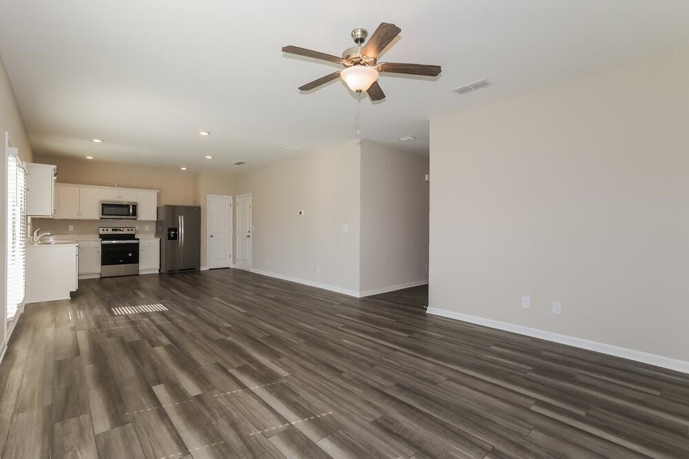 637 Knightsbridge Ln - Photo 6 of 17