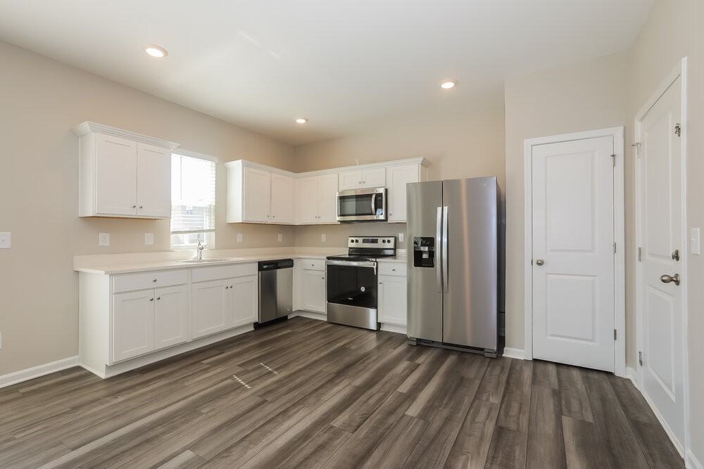 637 Knightsbridge Ln - Photo 7 of 17