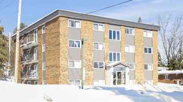 featured image of 96 Boul Du Mont-Bleu