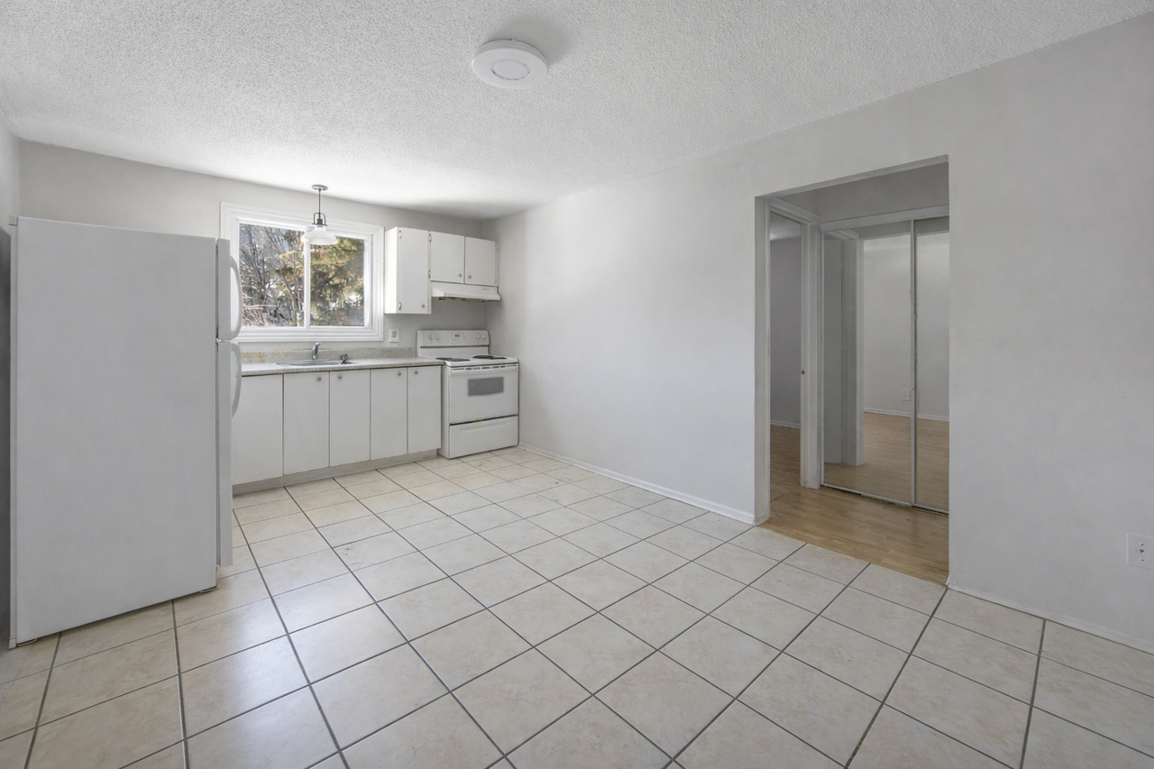 96 Boul Du Mont-Bleu - Photo 3 of 8