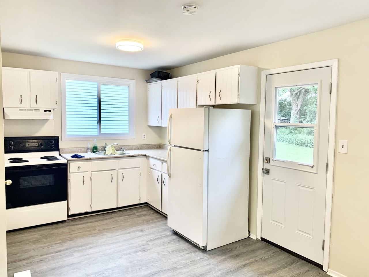 34 Woodstone Cres - Photo 2 of 24