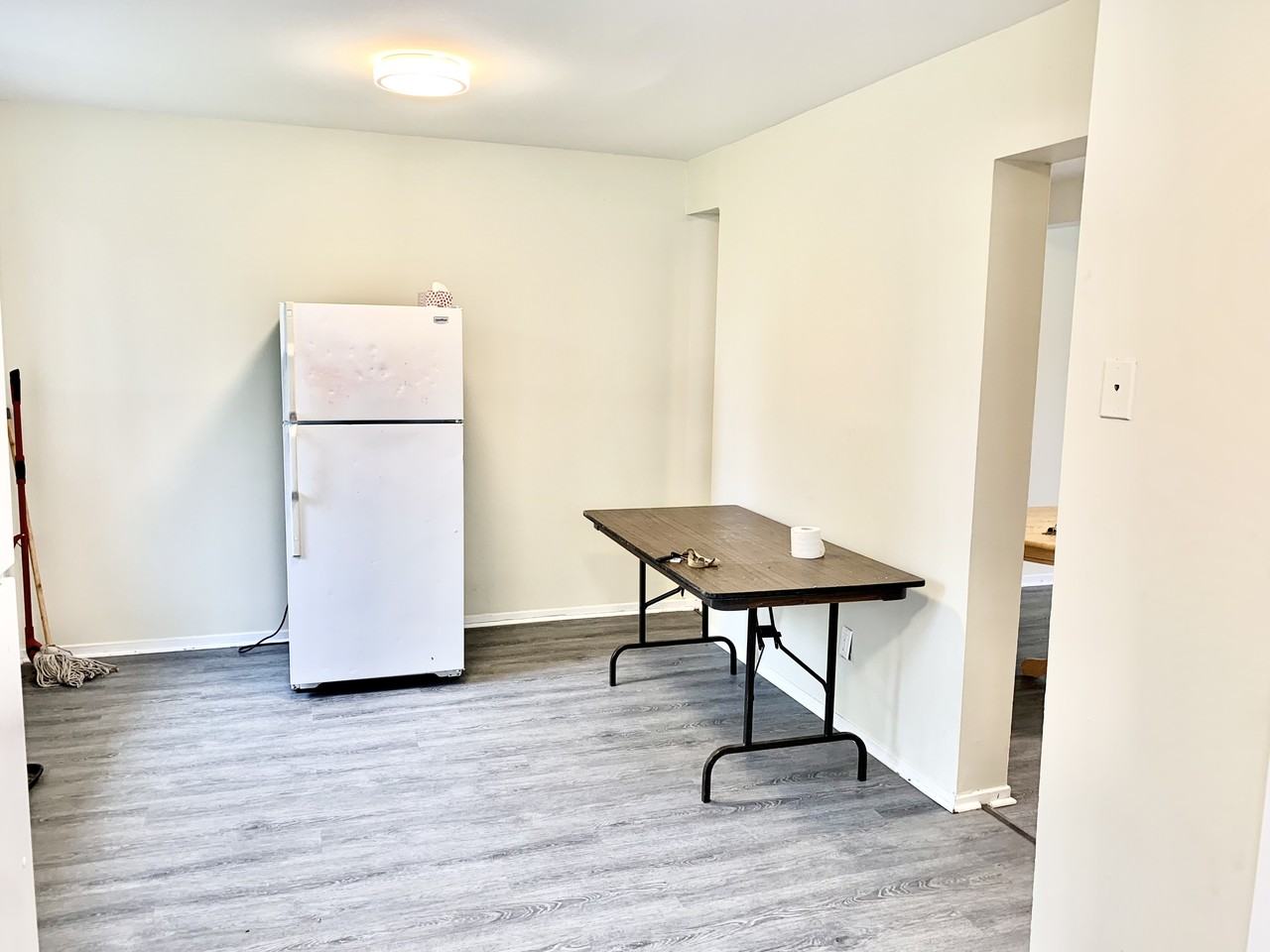 34 Woodstone Cres - Photo 3 of 24