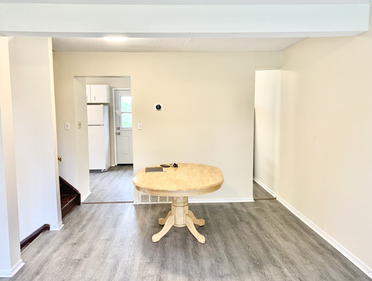 34 Woodstone Cres - Photo 5 of 24