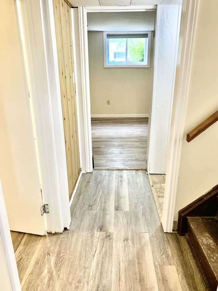 34 Woodstone Cres - Photo 7 of 24