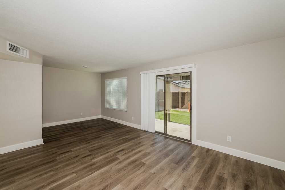 8737 W Bluefield Ave - Photo 5 of 20