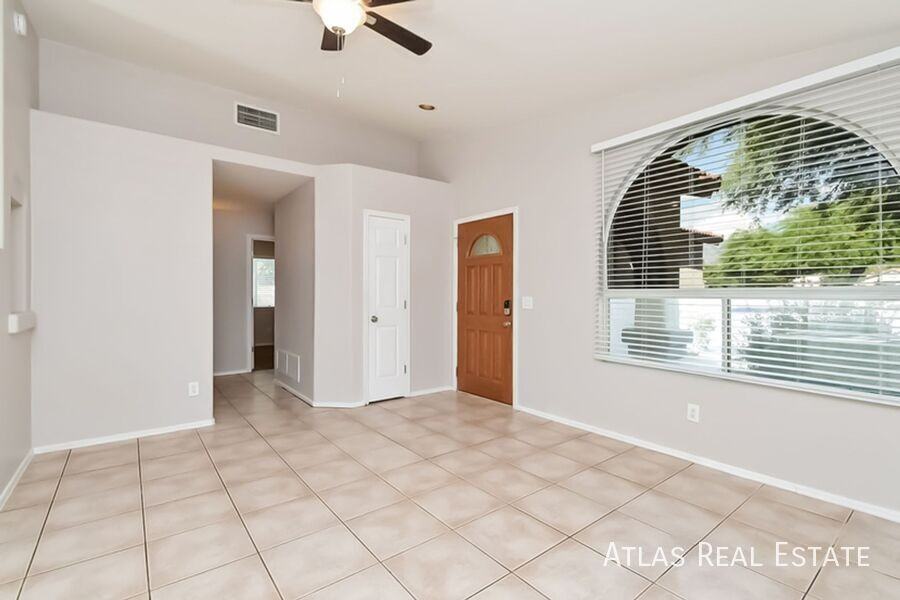 12229 N Brightridge Dr - Photo 2 of 21