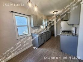 1733 W 11th St - Photo 1 of 1