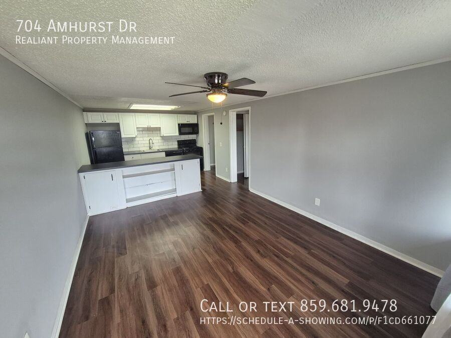 704 Amhurst Dr - Photo 2 of 8