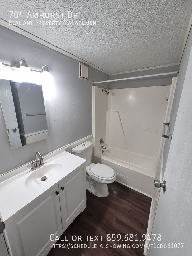 704 Amhurst Dr - Photo 5 of 8