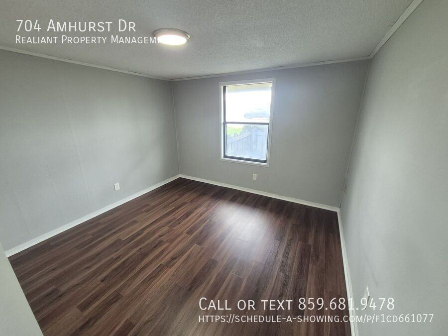 704 Amhurst Dr - Photo 6 of 8