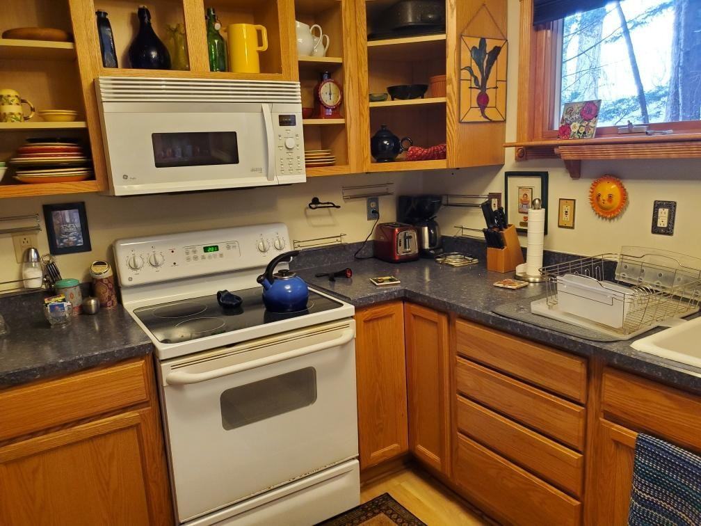 48 Holly Hill Dr #B - Photo 6 of 9