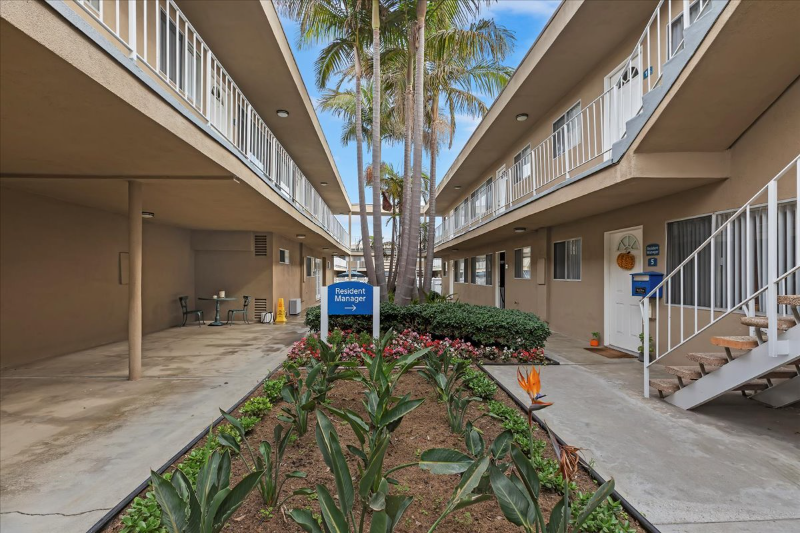 800 Meyer Ln - Photo 6 of 21