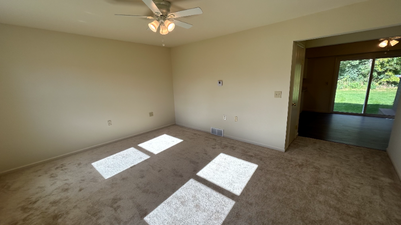 249 Mercer Ave - Photo 3 of 23