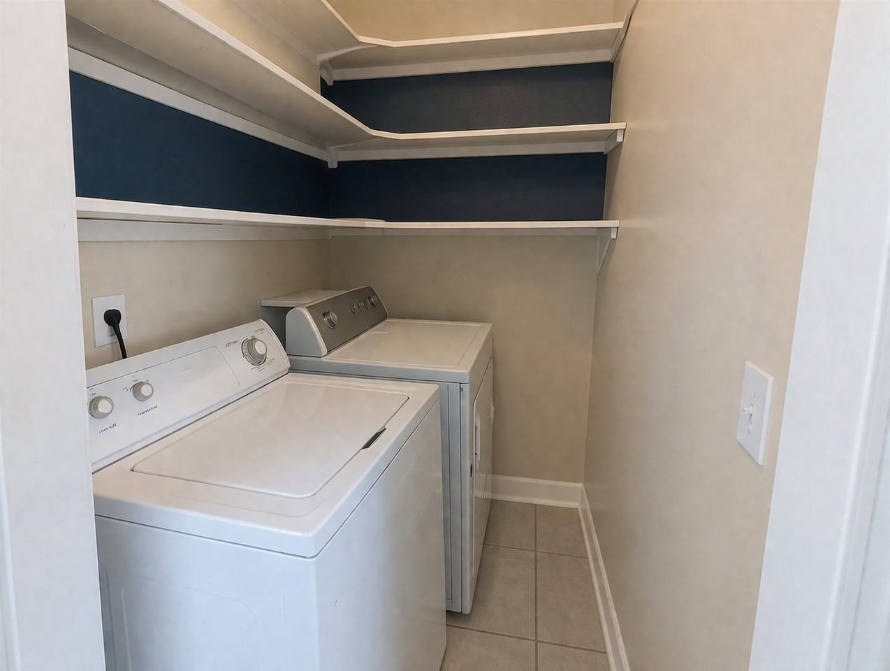 2115 Wallace St - Photo 5 of 14