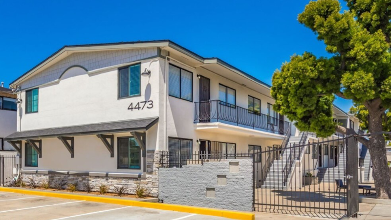 4479 Menlo Ave