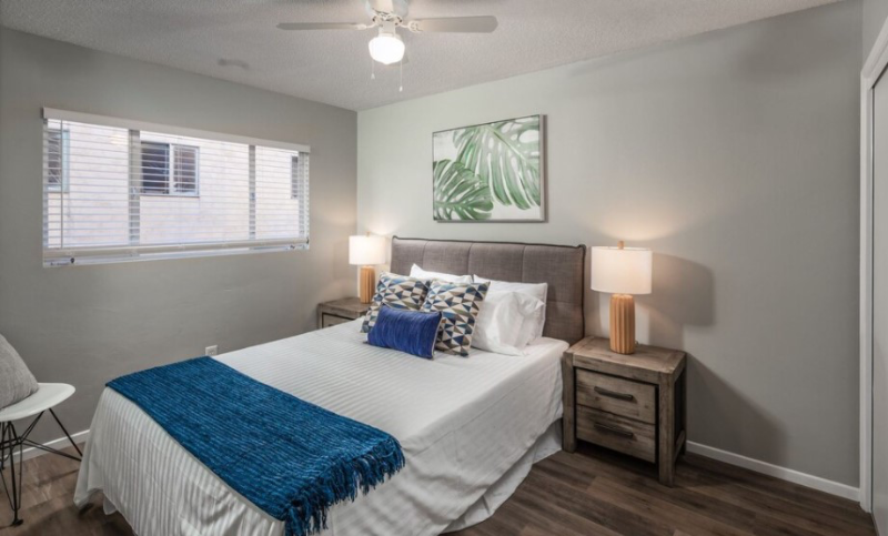 4479 Menlo Ave - Photo 4 of 13