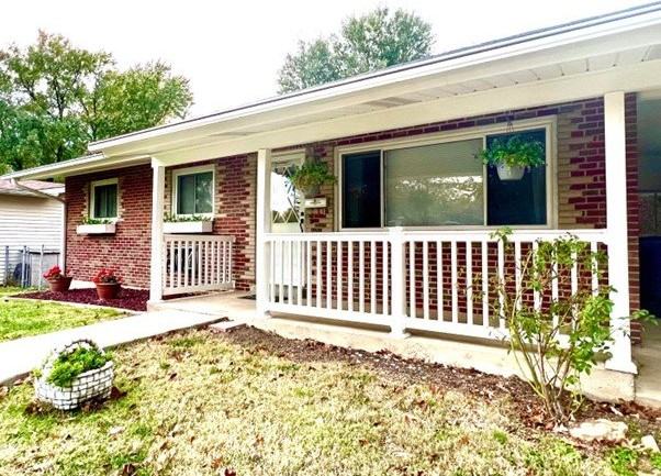 317 S Pam Ave - Photo 2 of 20