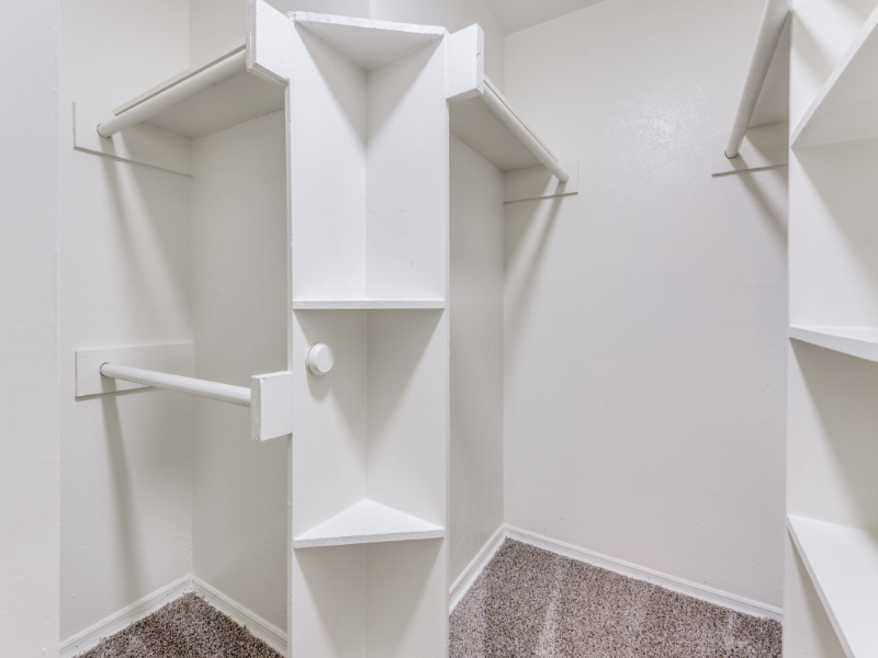 1926 Chiesa Rd - Photo 4 of 25