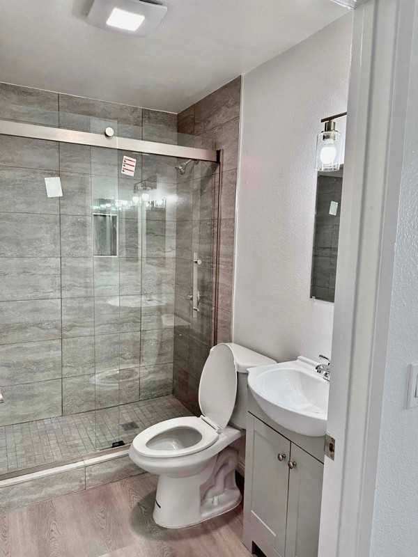 149 N Commonwealth Ave #306 - Photo 3 of 8