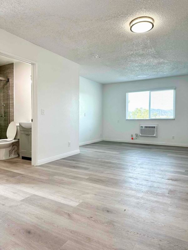 149 N Commonwealth Ave #306 - Photo 4 of 8