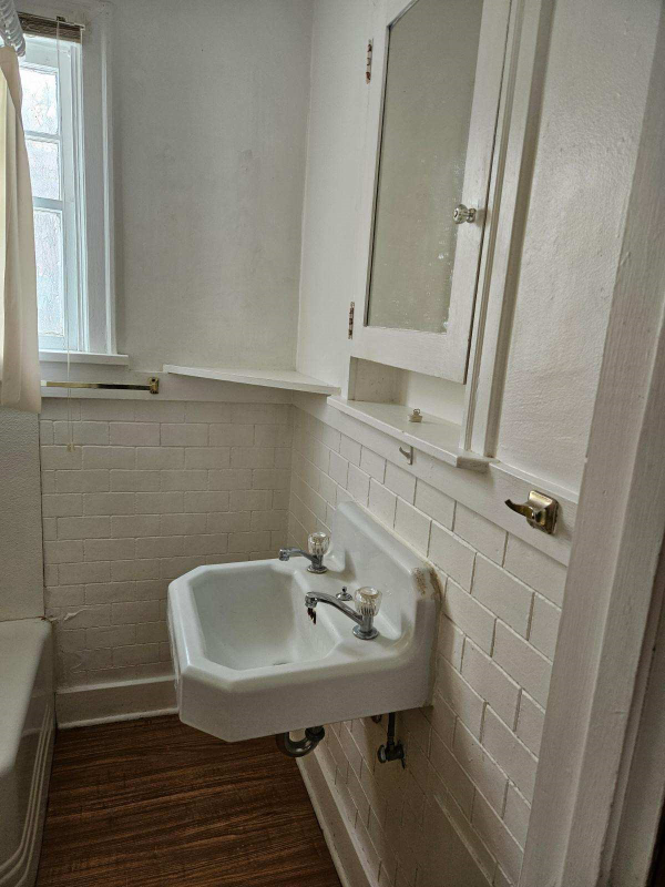 711 S 9th Ave #6 - Photo 4 of 7