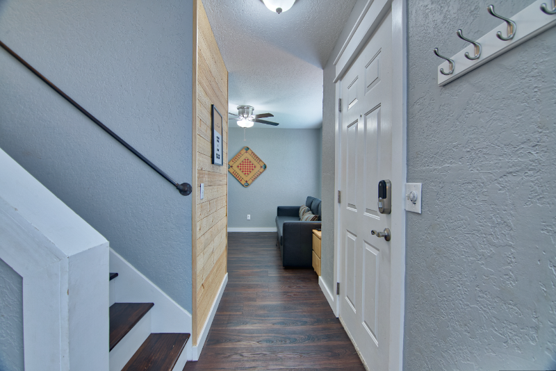 2924 Canyon Oaks Ct - Photo 2 of 19