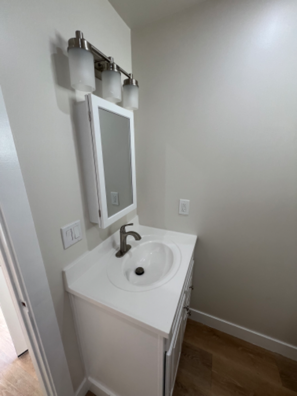 622 Olive St #B - Photo 5 of 8