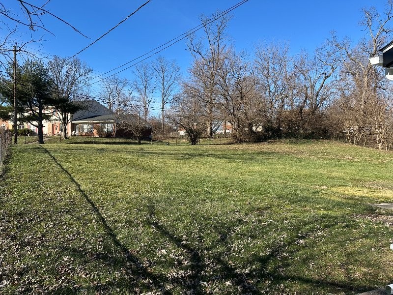 139 Raintree Rd - Photo 3 of 19