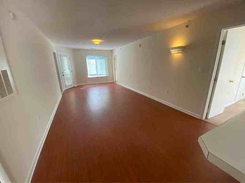 1230 University Ct #002 - Photo 4 of 5