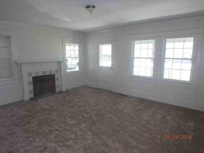 2230 Dickinson Ave - Photo 2 of 12