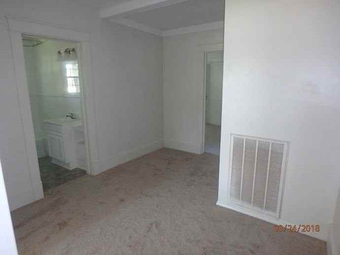 2230 Dickinson Ave - Photo 5 of 12