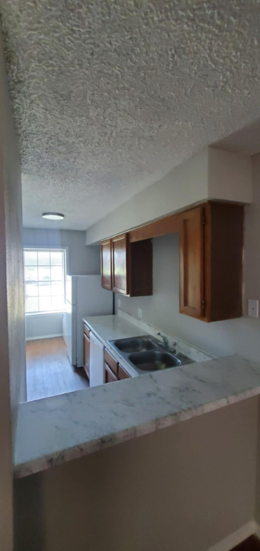 108 Allencrest Dr - Photo 4 of 10