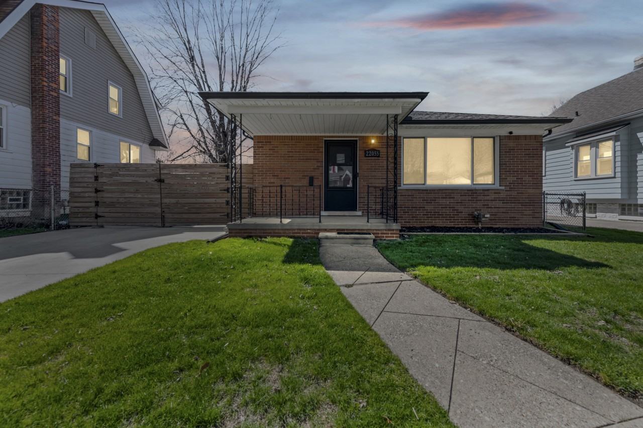 22055 Elmwood Ave - Photo 2 of 30