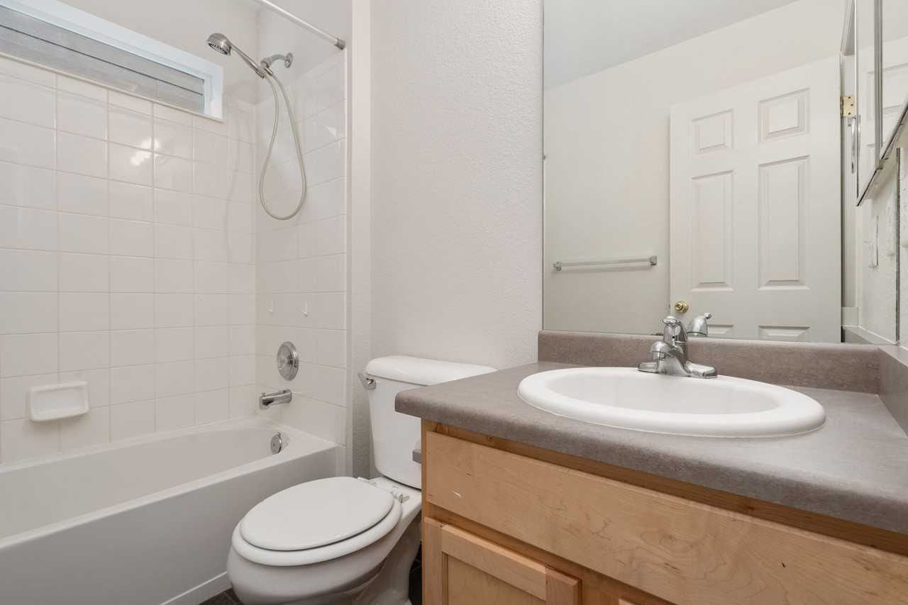 1803 Fossil Creek Pkwy - Photo 3 of 25