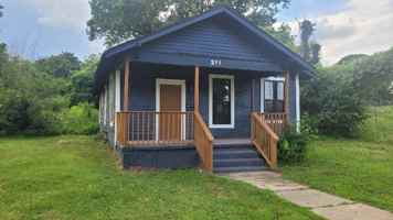 featured image of 211 Crockett St