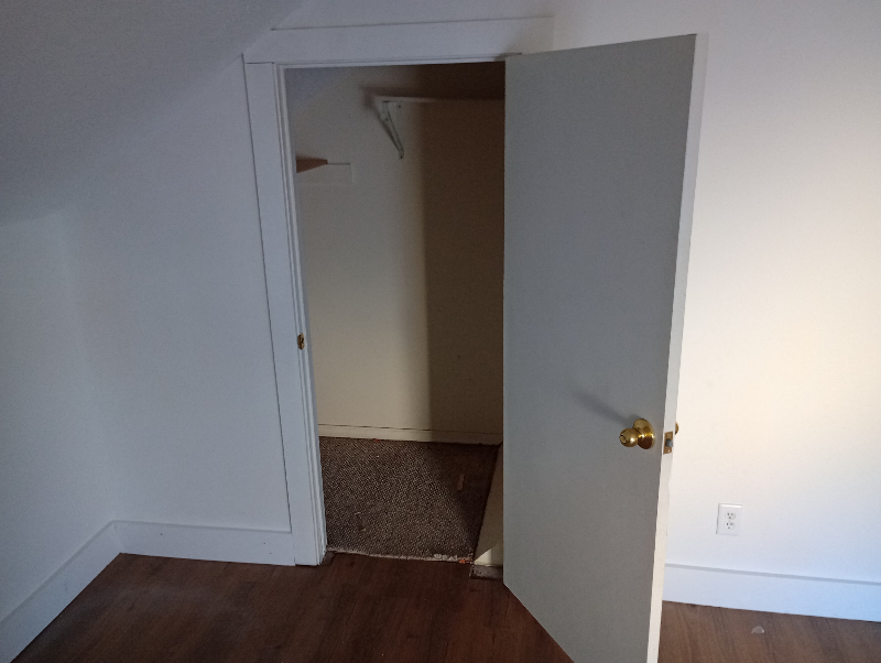 613 N 3rd St #B - Photo 3 of 10