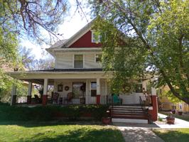 featured image of 308 8th Ave Se #4