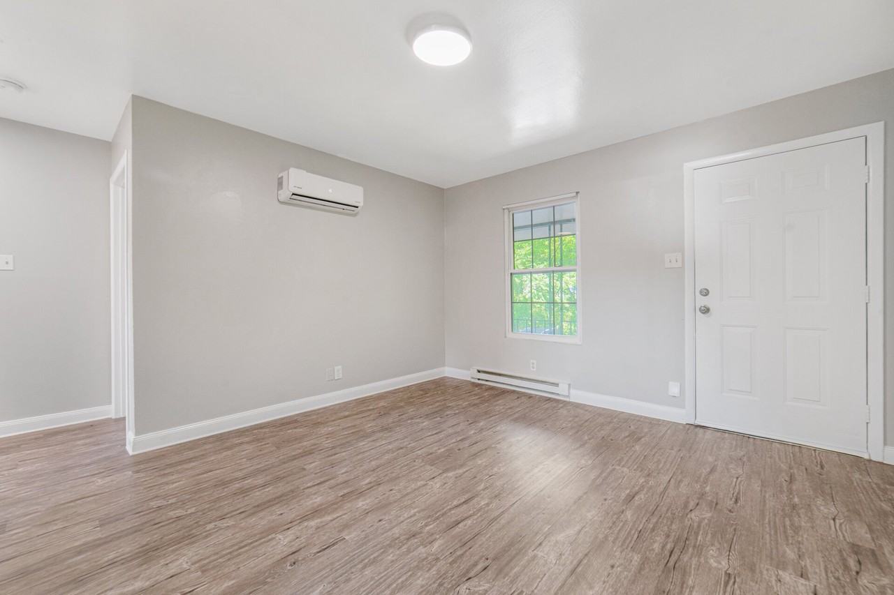 3410 Elizabeth St Nw #5 - Photo 2 of 7